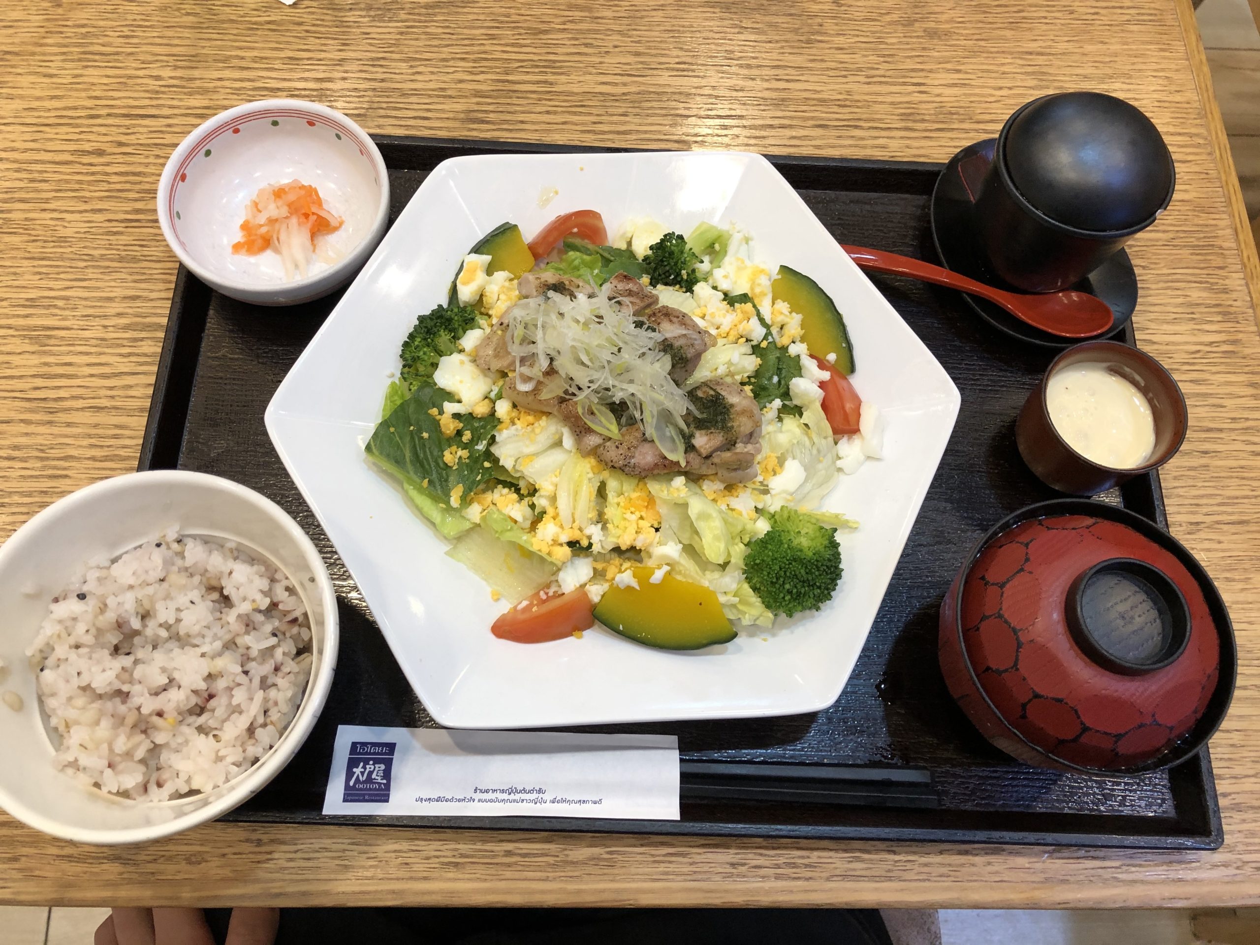 バンコクで食べた大戸屋の定食