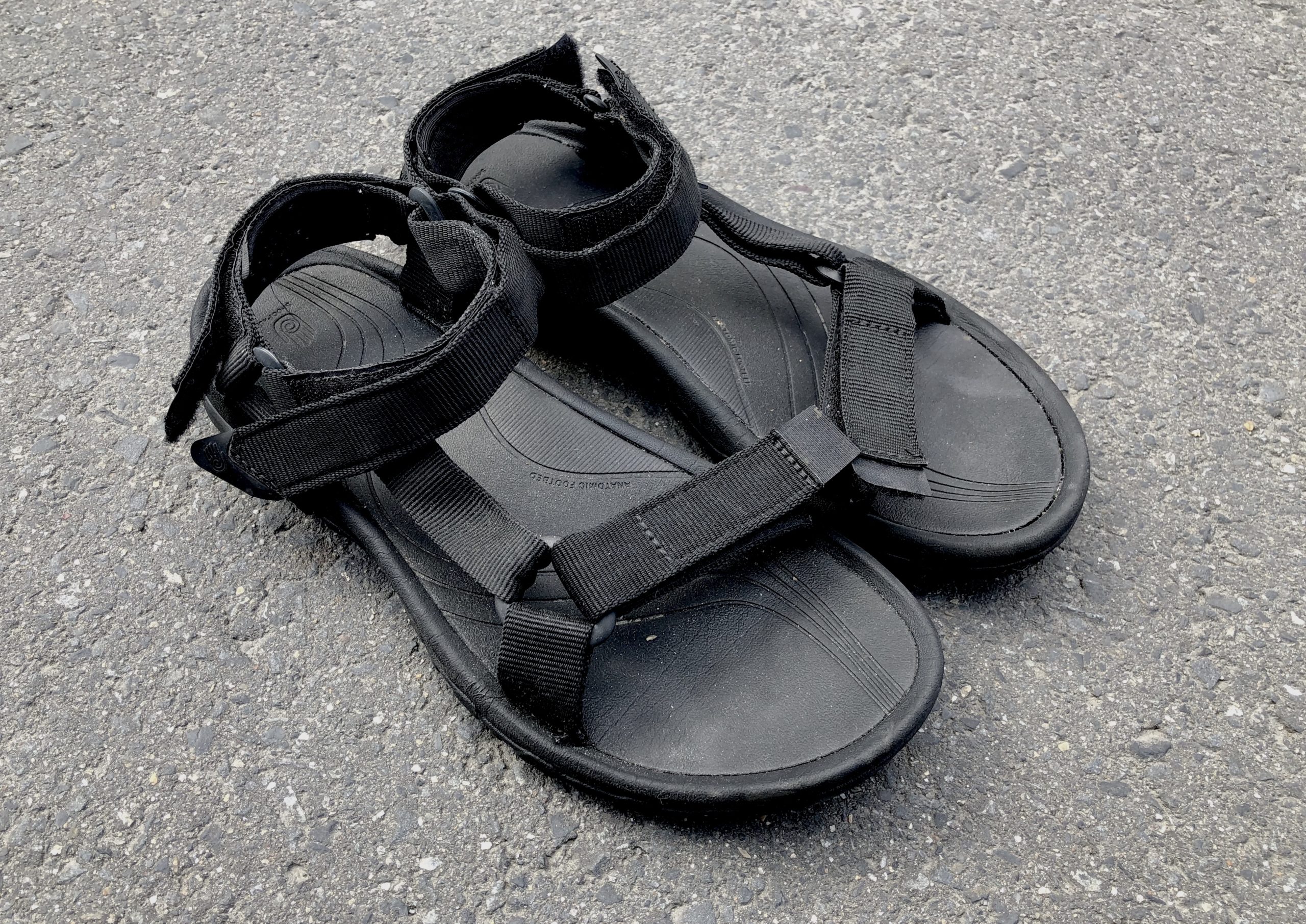 Teva（テバ）のサンダルは痛い？５年履いた正直な感想