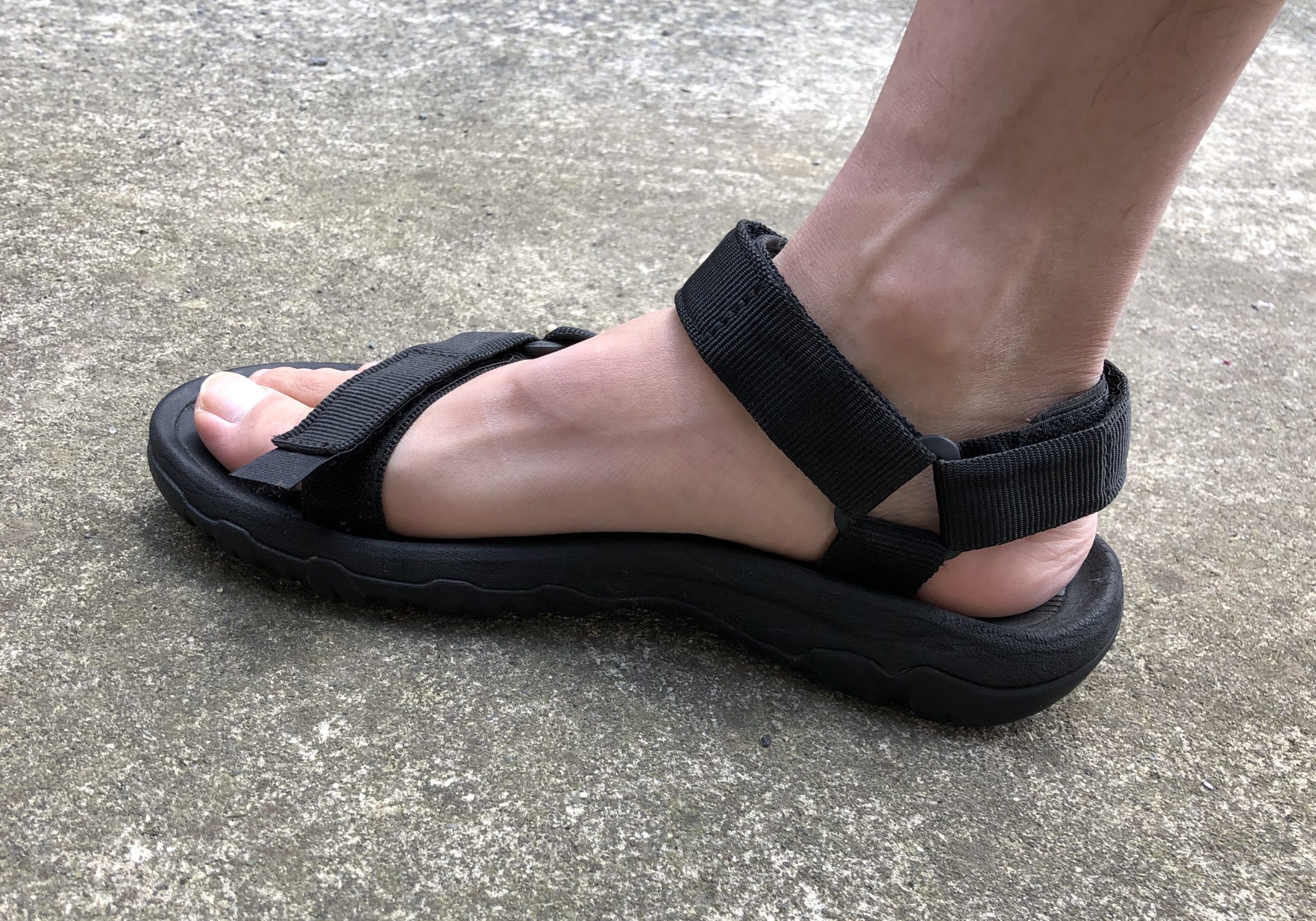 新品 TEVA メンズ サンダル ハリケーン XLT2 ブラック 31.0cm-