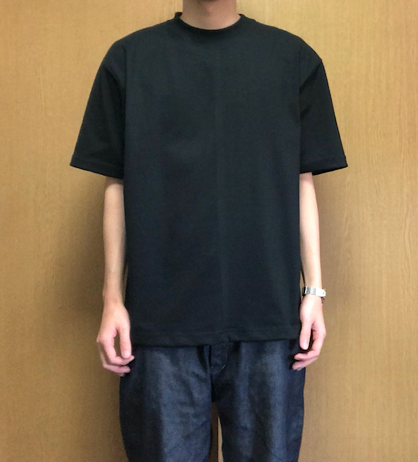 キャンバーのTシャツのシルエット