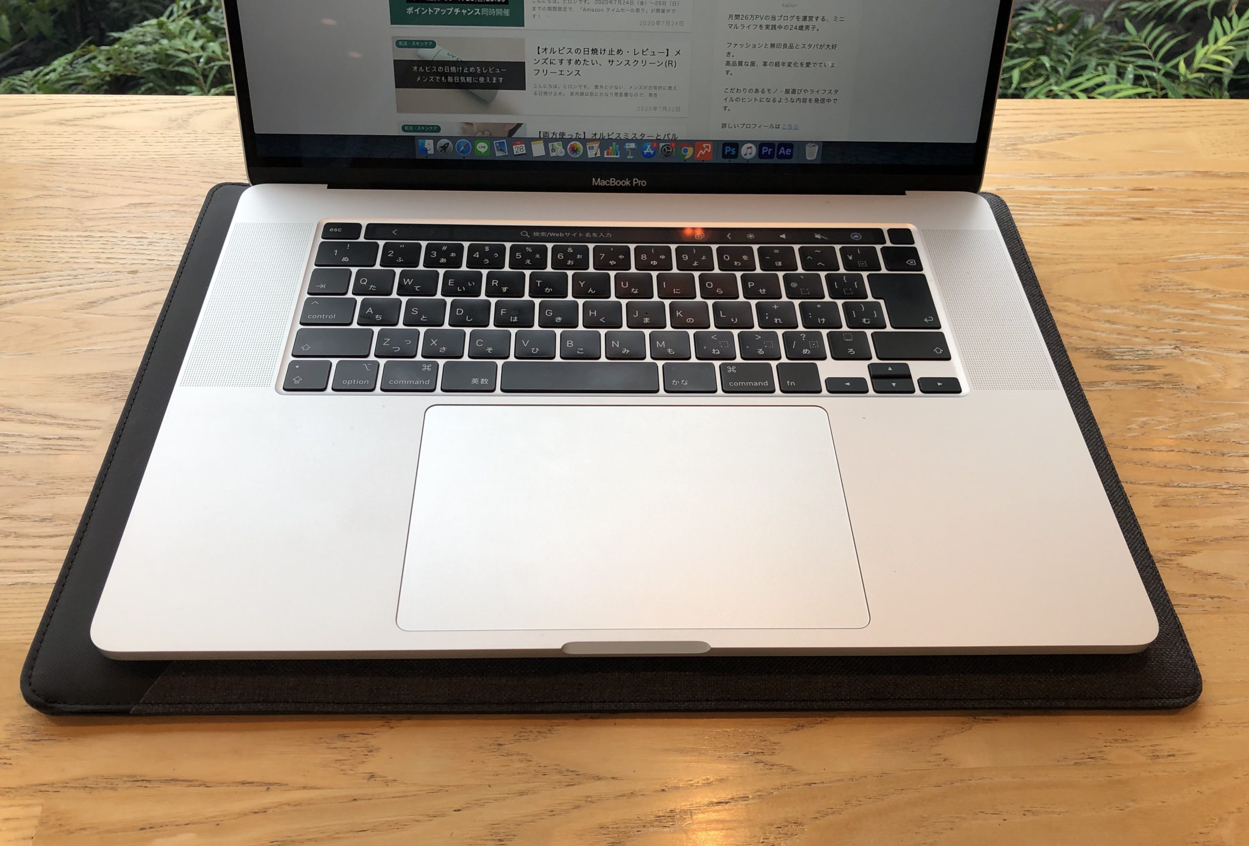 11343円 40％OFFの激安セール NATIVE UNION Stow Slim MacBook Pro 16インチ 15インチ 2016-2019年 - プレミアムMacBookスリーブ 簡単アクセスマグネット開閉と外部ポケット インディゴ